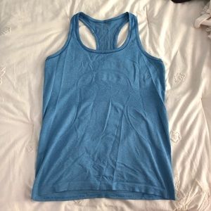 Lululemon top